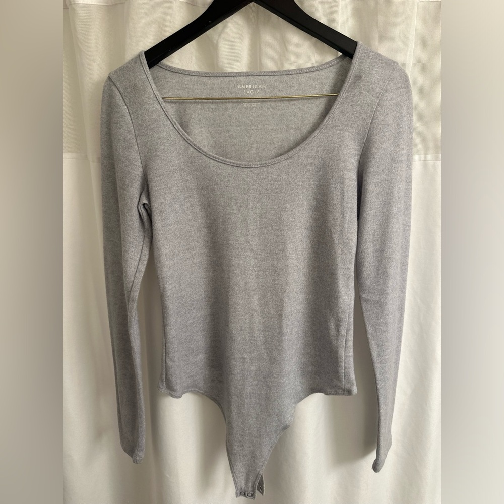 American Eagle Outfitters Gray Scoop Neck Long-Sleeve Bodysuit